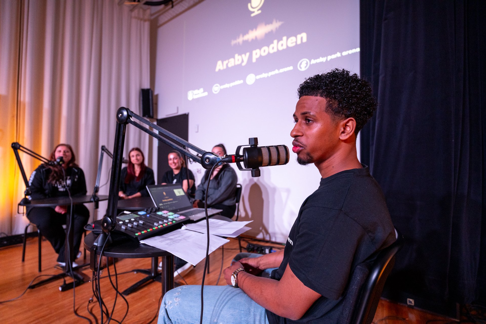 Live-podcast med Araby-podden-web-Fotograf Per Bille-20250206DSC08626